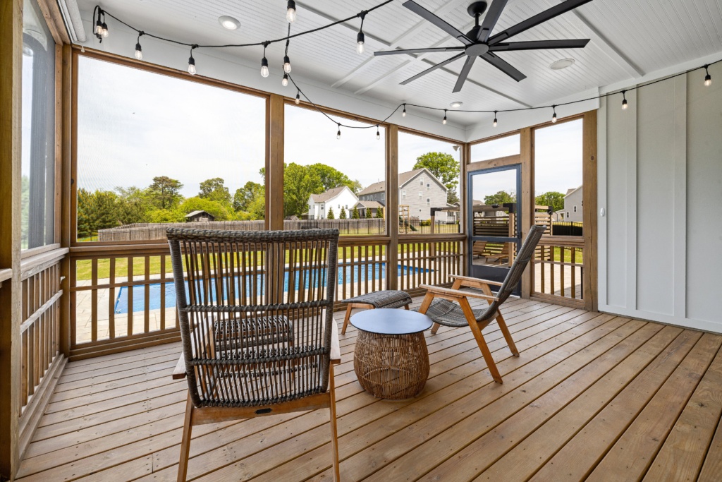 casa móvil porche con piscina